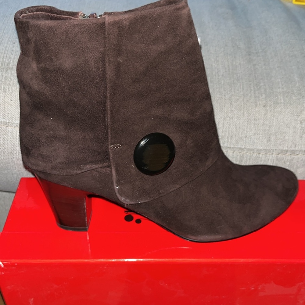 Shoes - Picture 3 of 6